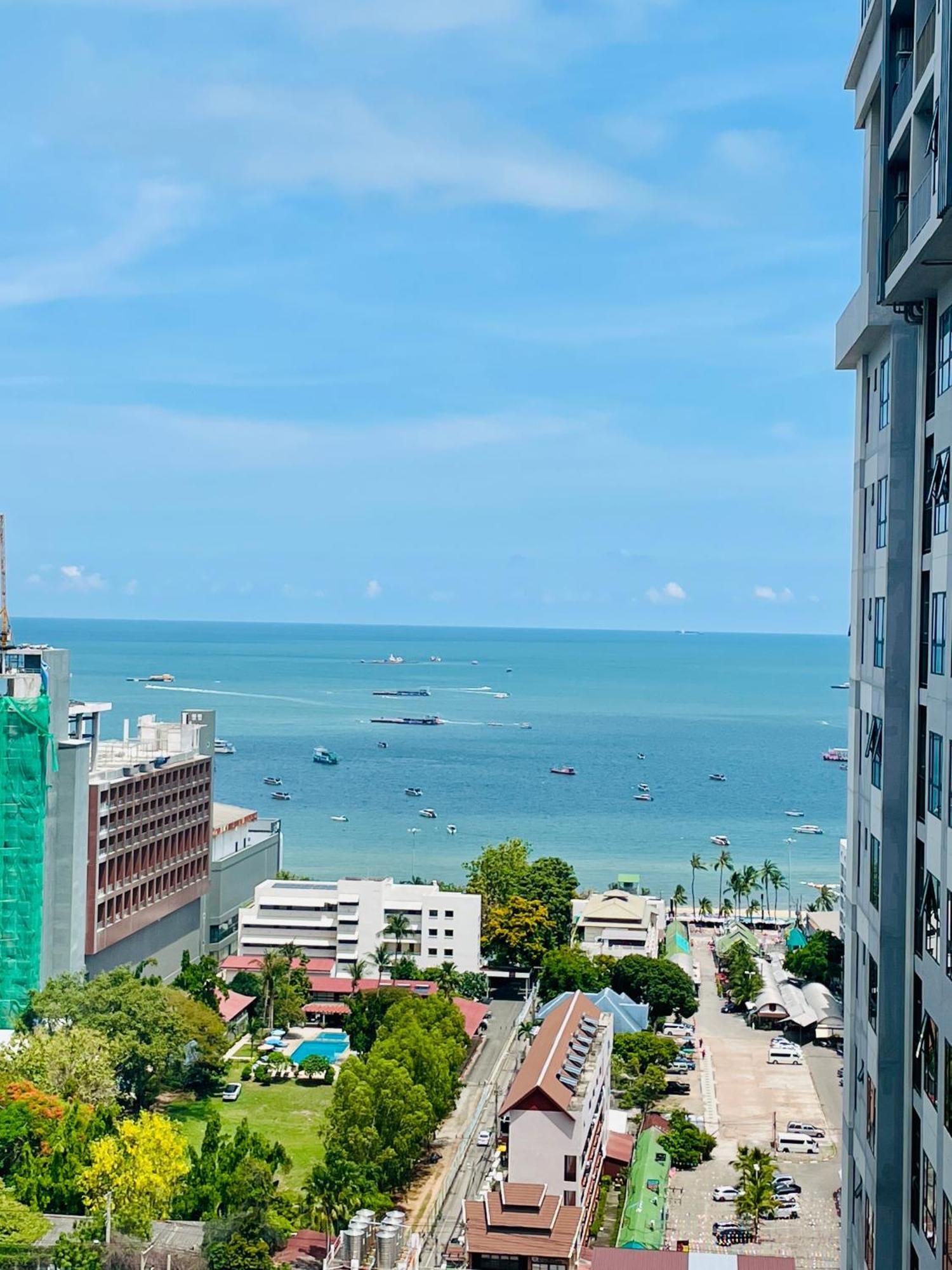Apartment The Base 2 Bed 2 Bath By Pupu Pattaya